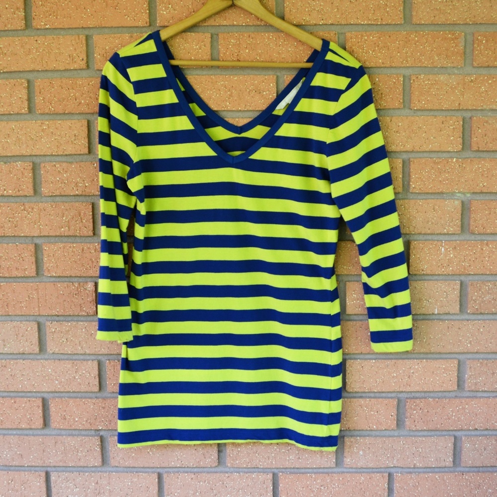 3/$20 Banana Republic- Striped V-Neck 3/4 Sleeve